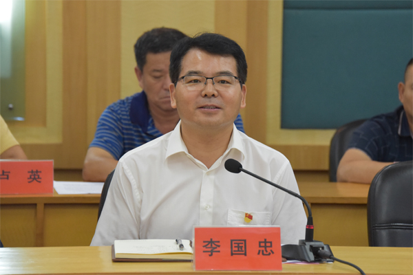 我校党委书记李国忠讲话灌阳县委书记陆桂弟讲话签订合作框架协议座谈